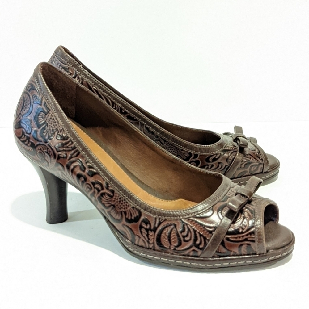 2/$20 Nurture Brown Peep Toe Heels Size 6.5 Floral Tooled Design